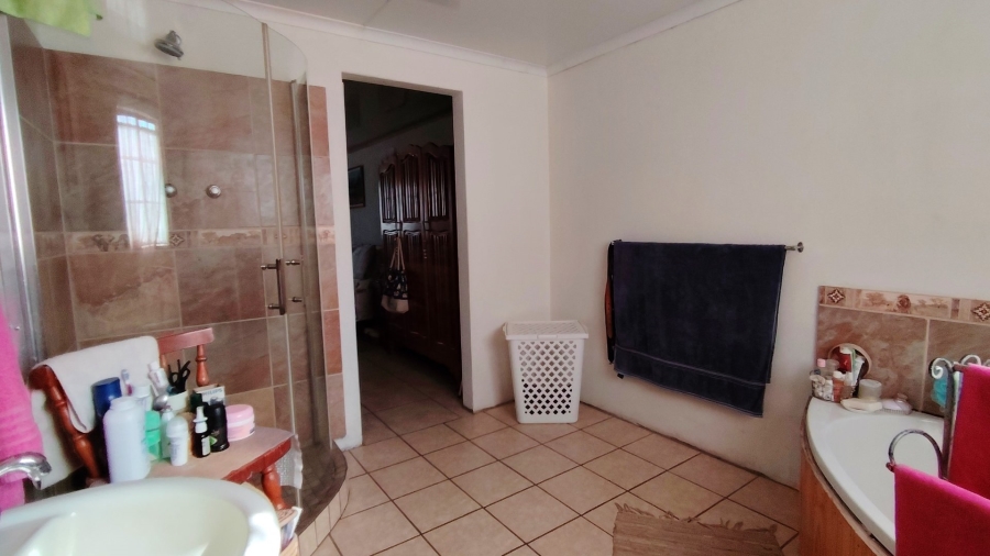  Bedroom Property for Sale in Nelsonia Gauteng