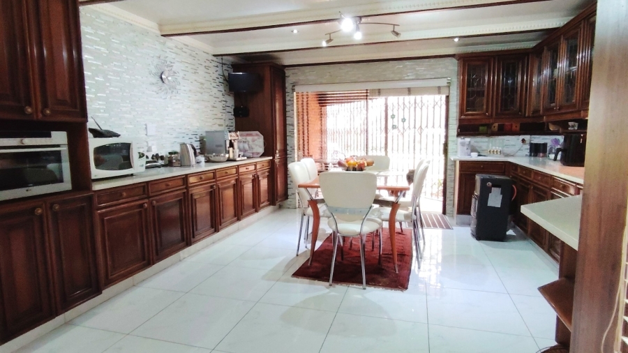 Commercial Property for Sale in Glen Donald A H Gauteng