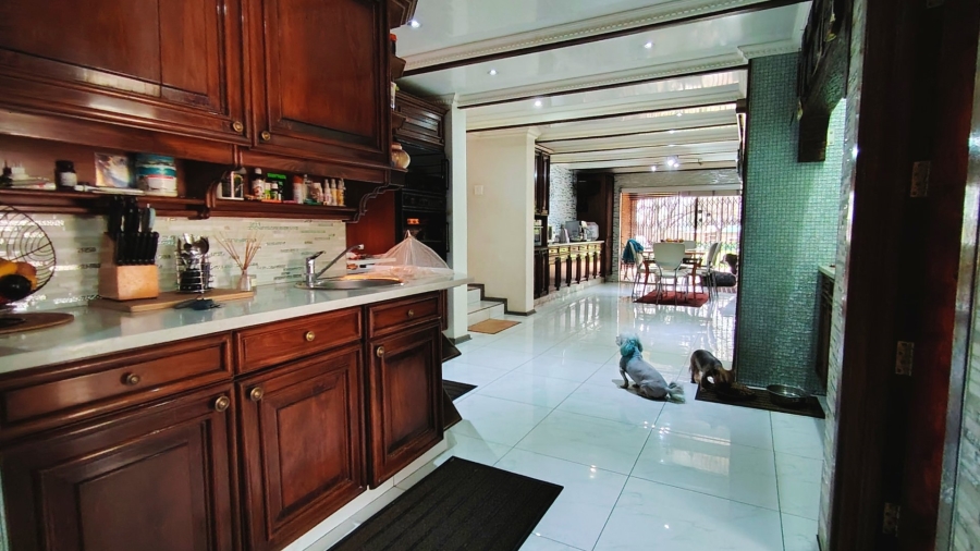 Commercial Property for Sale in Glen Donald A H Gauteng