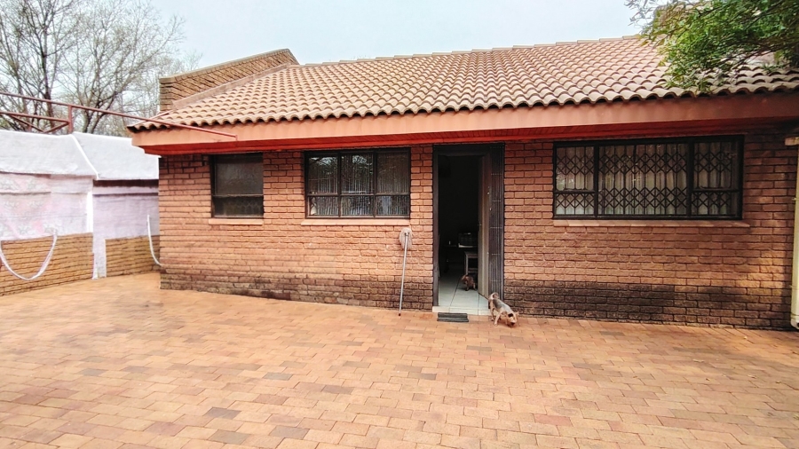 Commercial Property for Sale in Glen Donald A H Gauteng