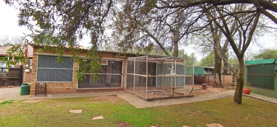 Commercial Property for Sale in Glen Donald A H Gauteng