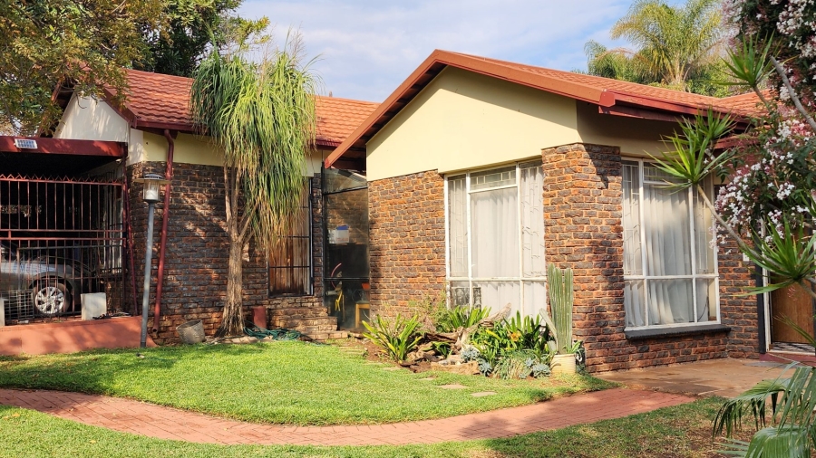 3 Bedroom Property for Sale in Theresa Park Gauteng