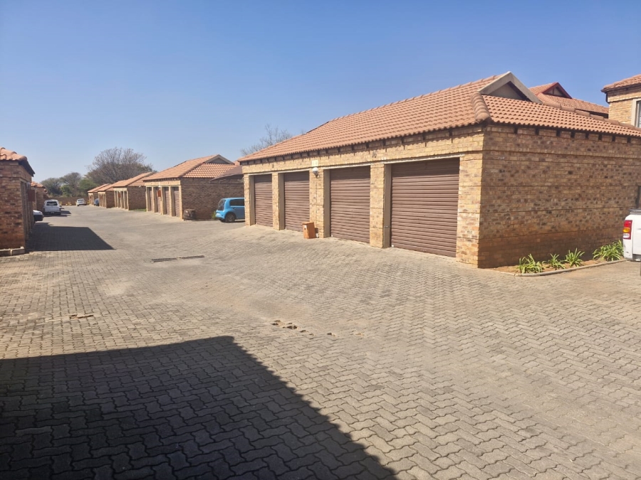4 Bedroom Property for Sale in Theresa Park Gauteng