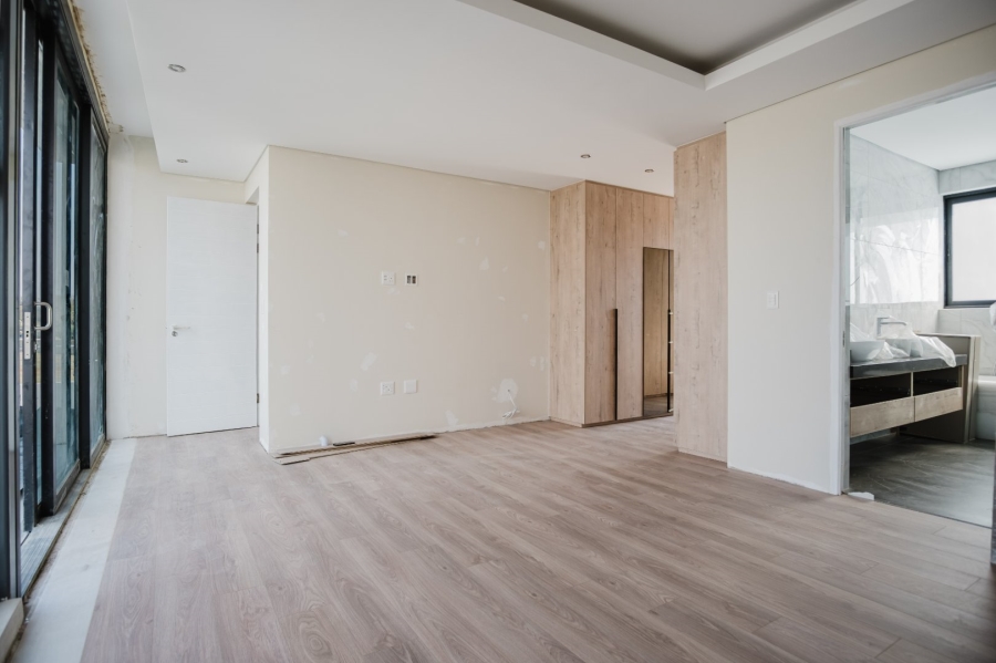 5 Bedroom Property for Sale in Serengeti Lifestyle Estate Gauteng