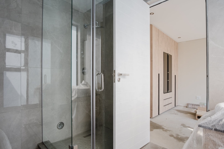 5 Bedroom Property for Sale in Serengeti Lifestyle Estate Gauteng