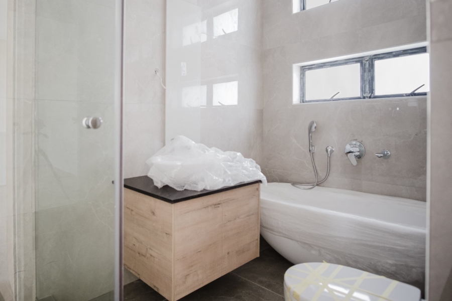 5 Bedroom Property for Sale in Serengeti Lifestyle Estate Gauteng