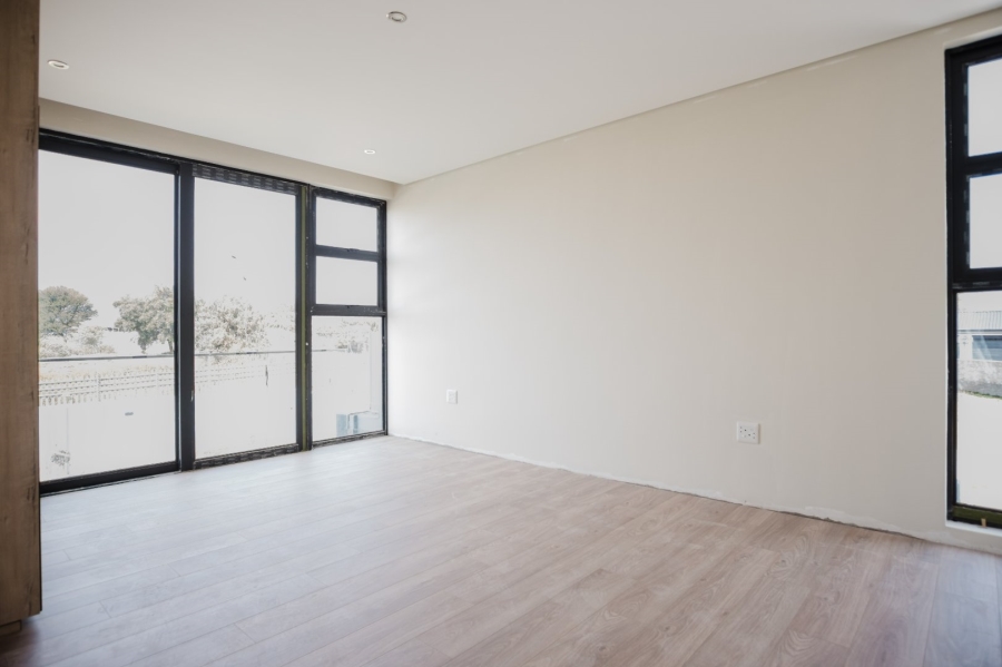 5 Bedroom Property for Sale in Serengeti Lifestyle Estate Gauteng