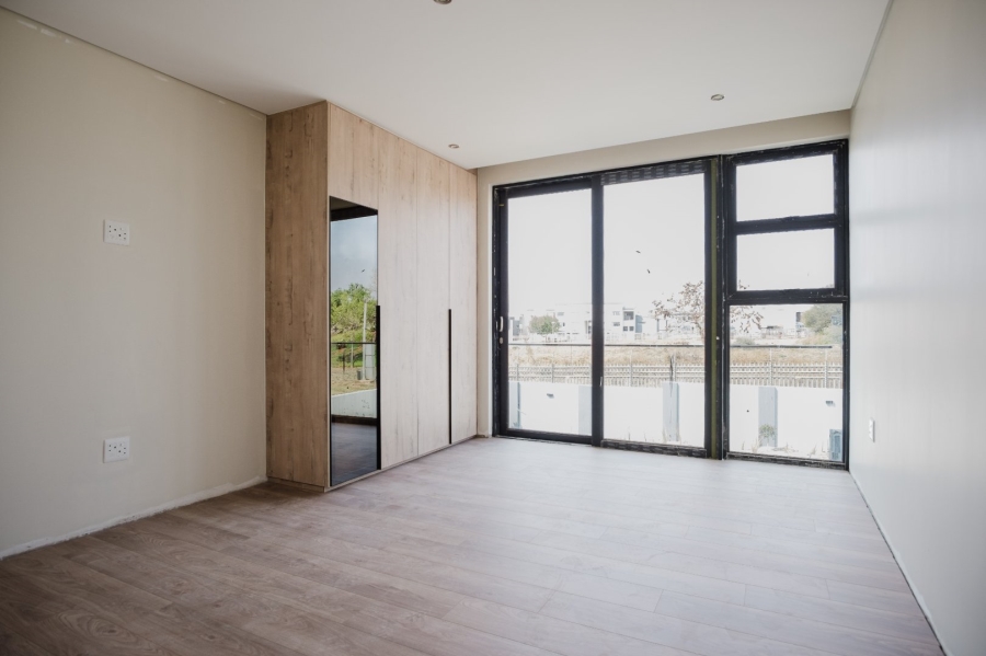 5 Bedroom Property for Sale in Serengeti Lifestyle Estate Gauteng