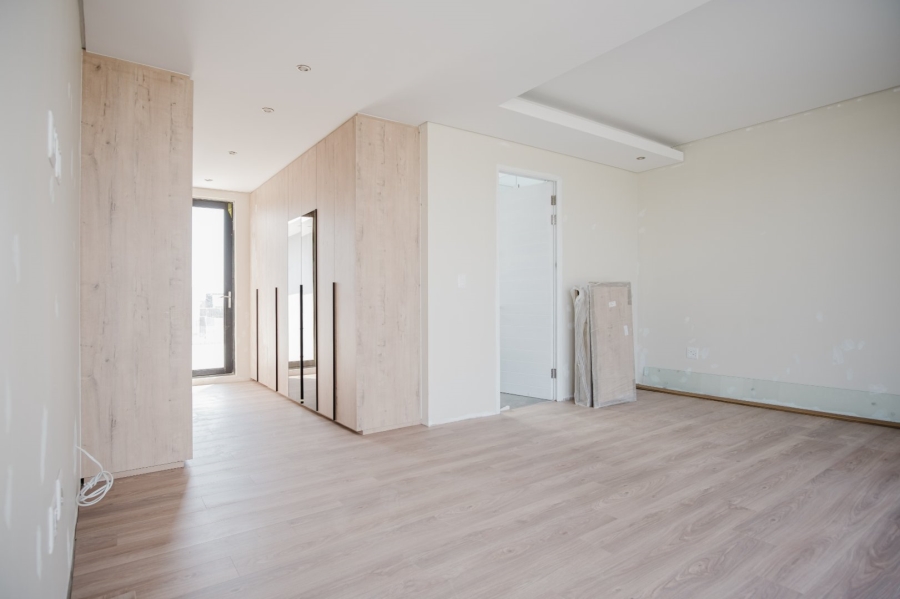 5 Bedroom Property for Sale in Serengeti Lifestyle Estate Gauteng