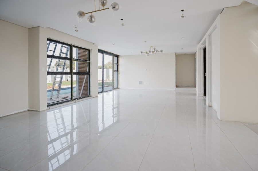 5 Bedroom Property for Sale in Serengeti Lifestyle Estate Gauteng