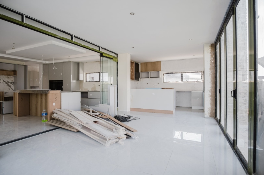 5 Bedroom Property for Sale in Serengeti Lifestyle Estate Gauteng