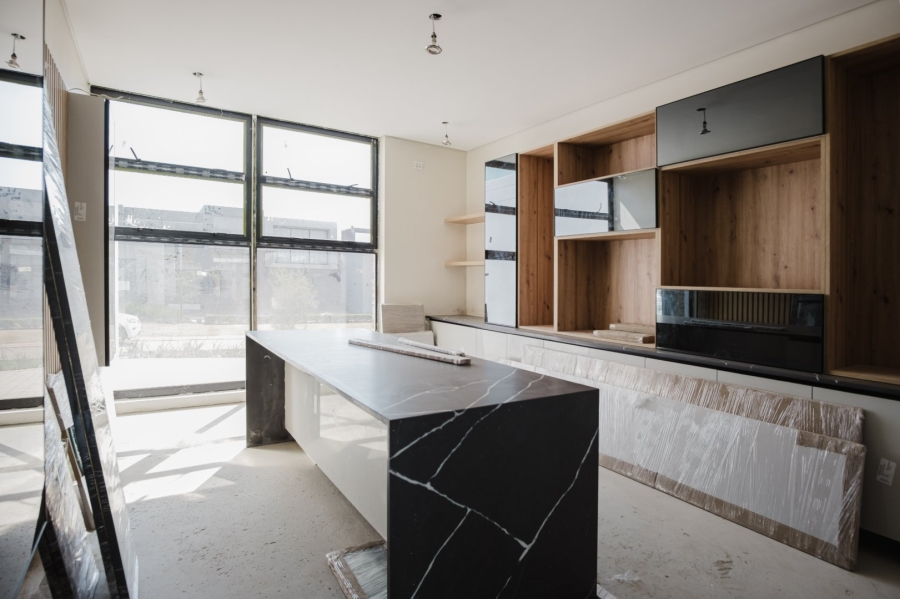 5 Bedroom Property for Sale in Serengeti Lifestyle Estate Gauteng