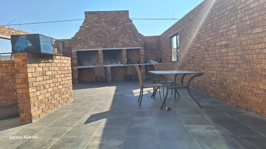 3 Bedroom Property for Sale in Dal Fouche Gauteng