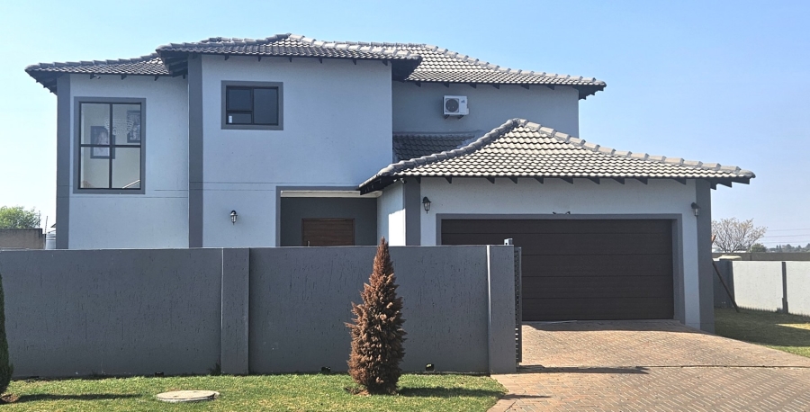 4 Bedroom Property for Sale in Halfway House Gauteng