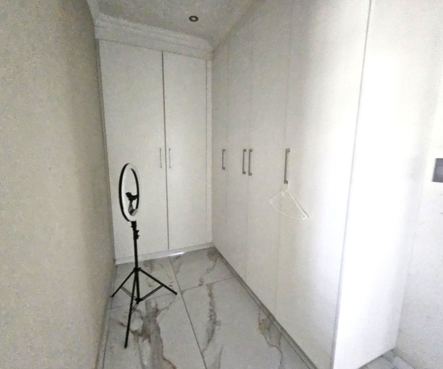 4 Bedroom Property for Sale in Halfway House Gauteng