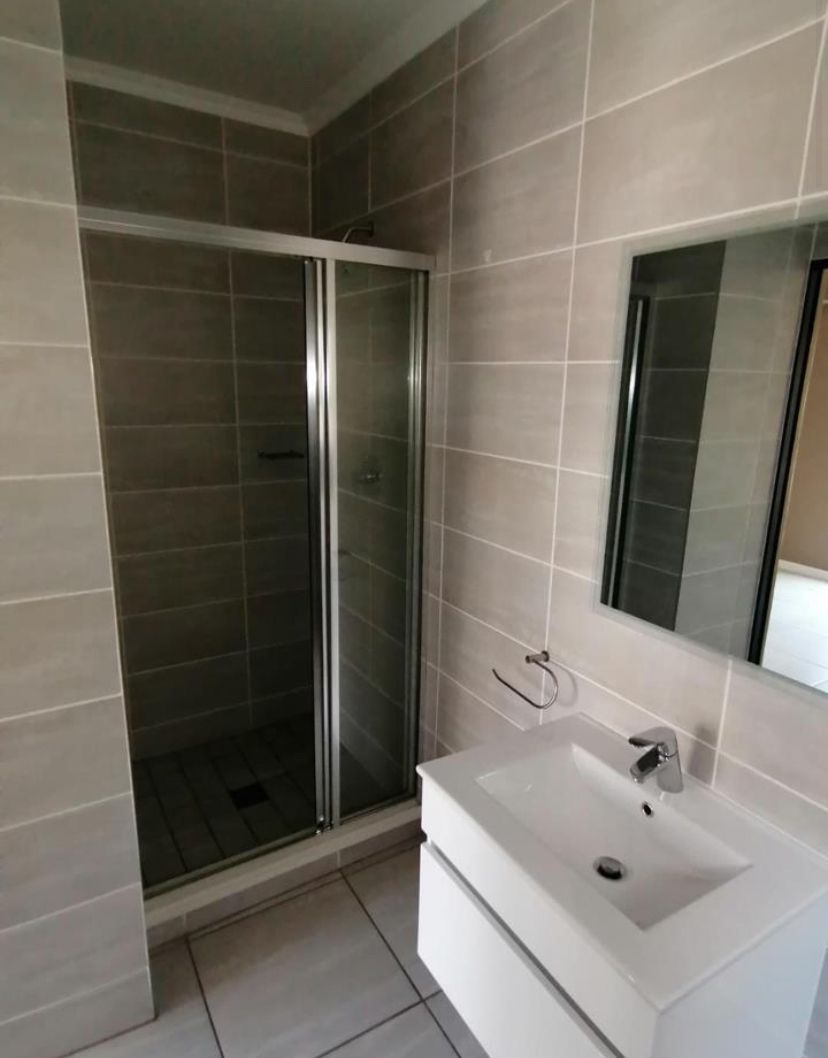 To Let 3 Bedroom Property for Rent in Waterfall Gauteng