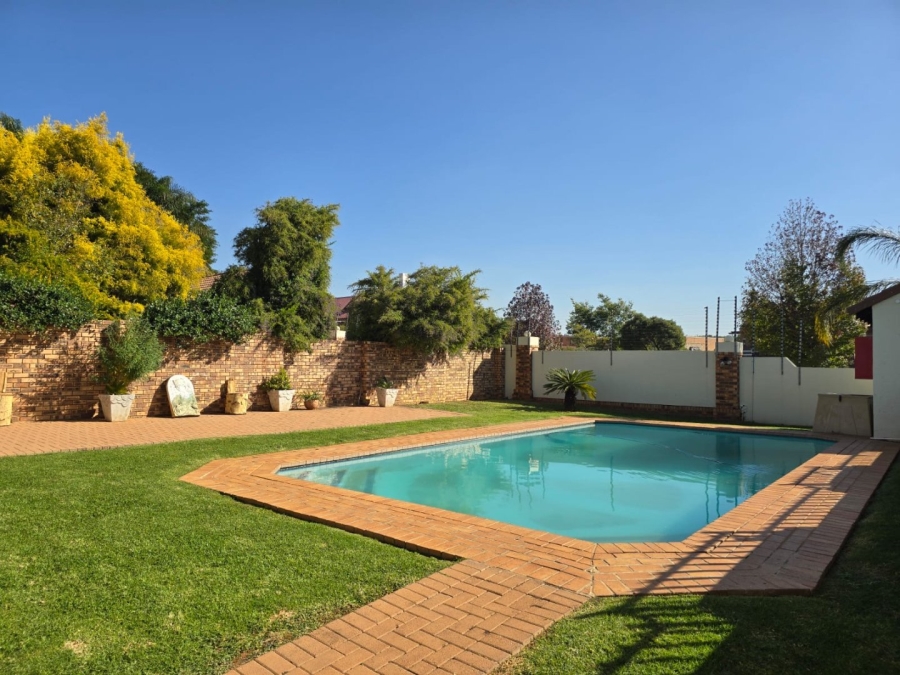 2 Bedroom Property for Sale in Moreleta Park Gauteng