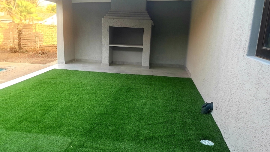 4 Bedroom Property for Sale in Doringkloof Gauteng