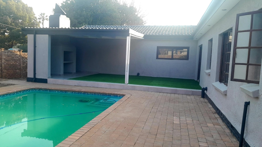 4 Bedroom Property for Sale in Doringkloof Gauteng