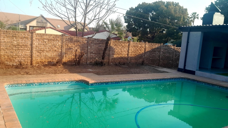4 Bedroom Property for Sale in Doringkloof Gauteng