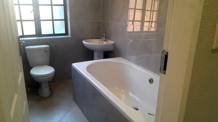 4 Bedroom Property for Sale in Doringkloof Gauteng