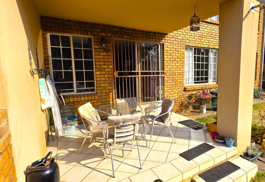 2 Bedroom Property for Sale in Amberfield Gauteng