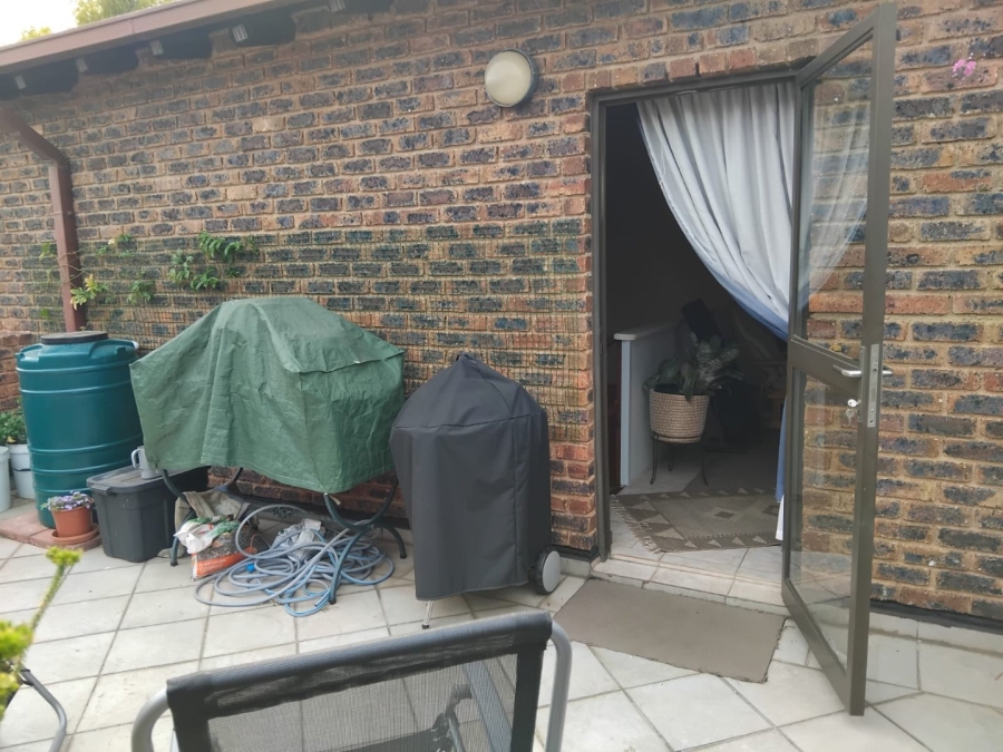 1 Bedroom Property for Sale in Noordhang Gauteng