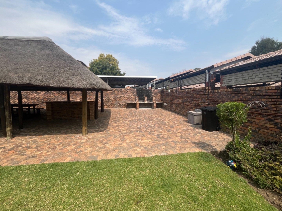 1 Bedroom Property for Sale in North Riding Gauteng