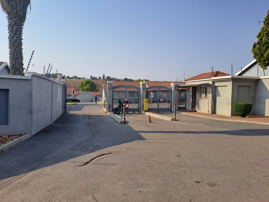 3 Bedroom Property for Sale in Roodepoort West Gauteng