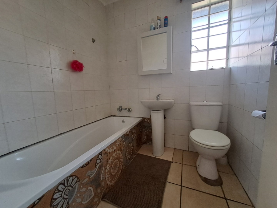 3 Bedroom Property for Sale in Roodepoort West Gauteng
