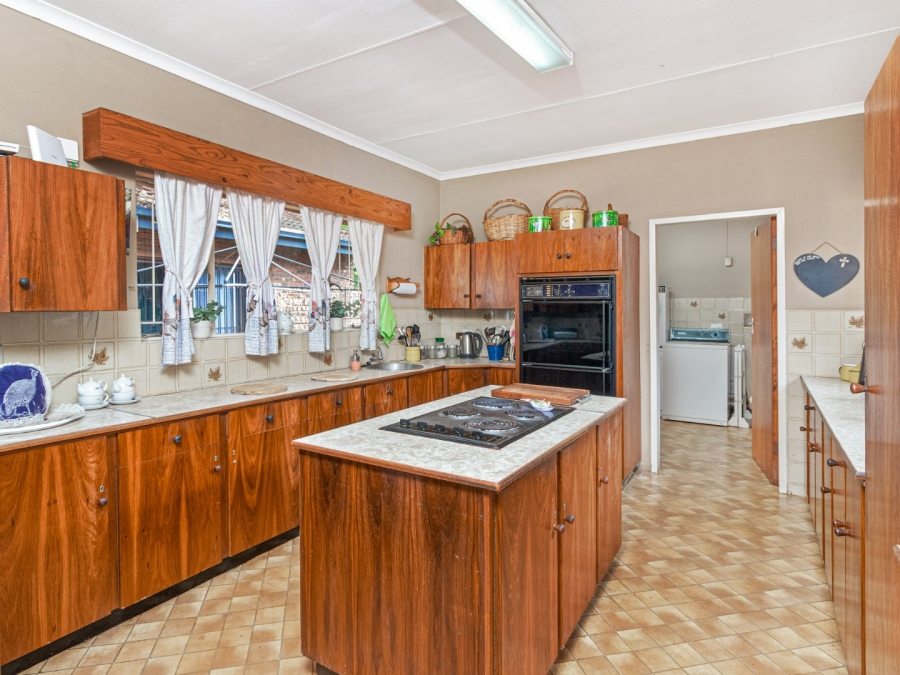 4 Bedroom Property for Sale in Hennopspark Gauteng