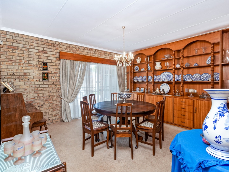 4 Bedroom Property for Sale in Hennopspark Gauteng