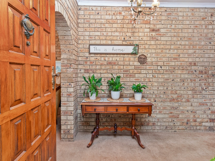 4 Bedroom Property for Sale in Hennopspark Gauteng