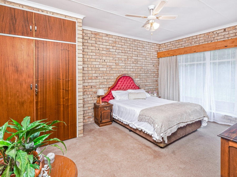 4 Bedroom Property for Sale in Hennopspark Gauteng