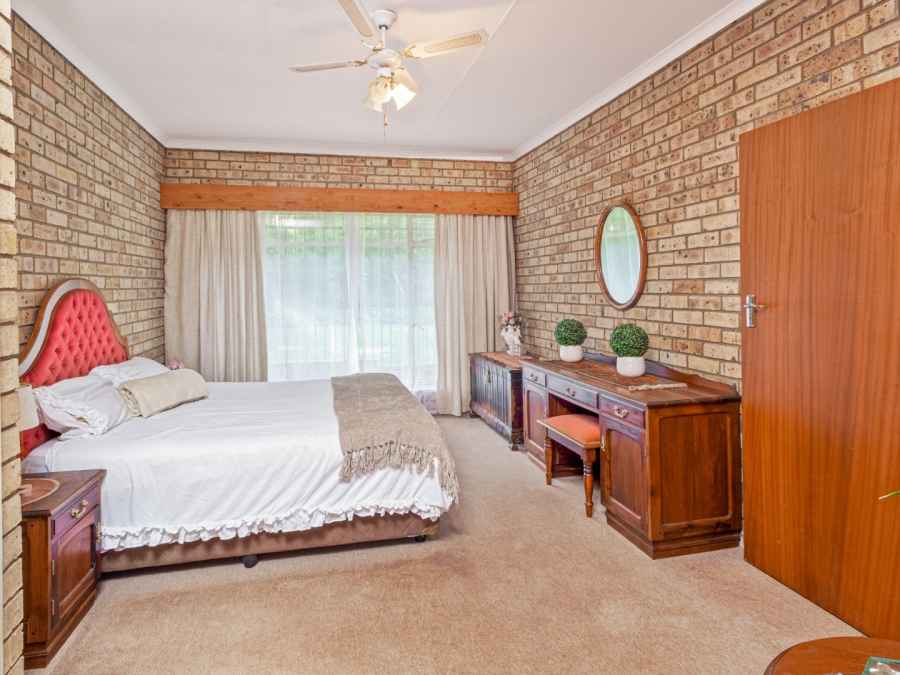 4 Bedroom Property for Sale in Hennopspark Gauteng