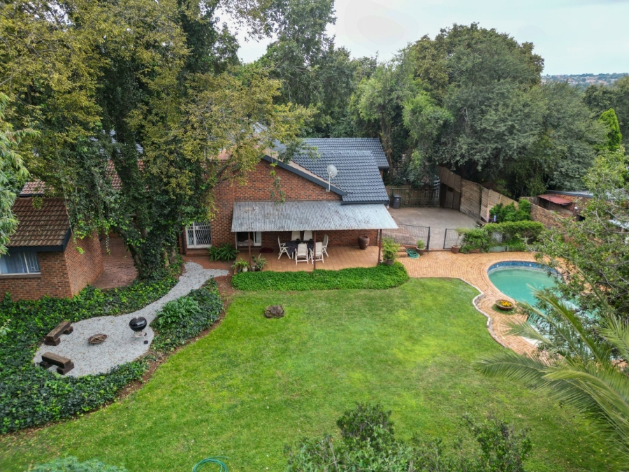 4 Bedroom Property for Sale in Hennopspark Gauteng