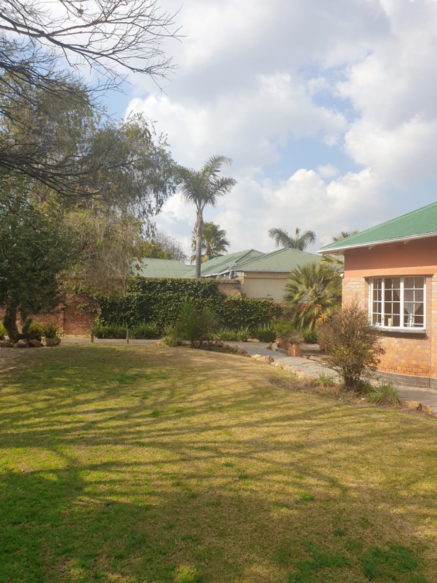 To Let 3 Bedroom Property for Rent in Airfield Gauteng
