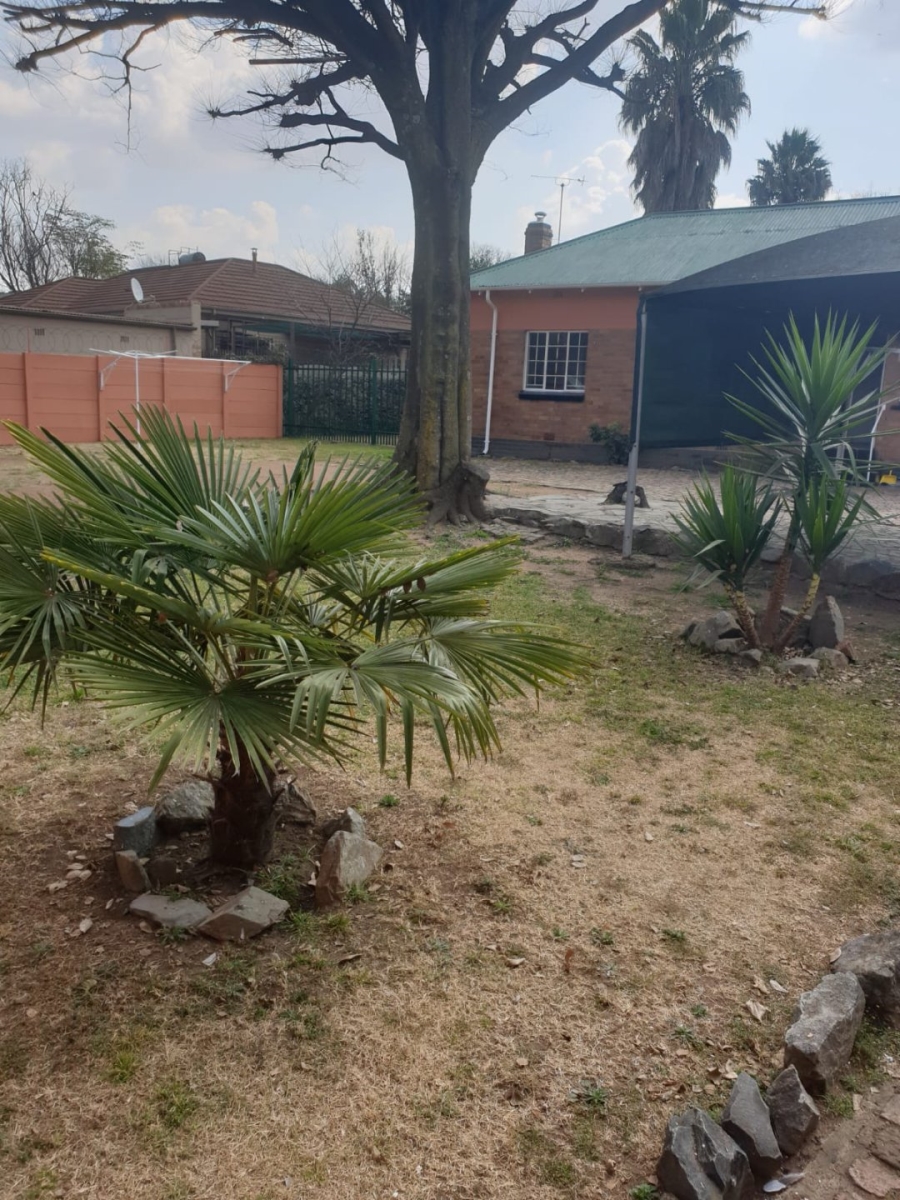 To Let 3 Bedroom Property for Rent in Airfield Gauteng
