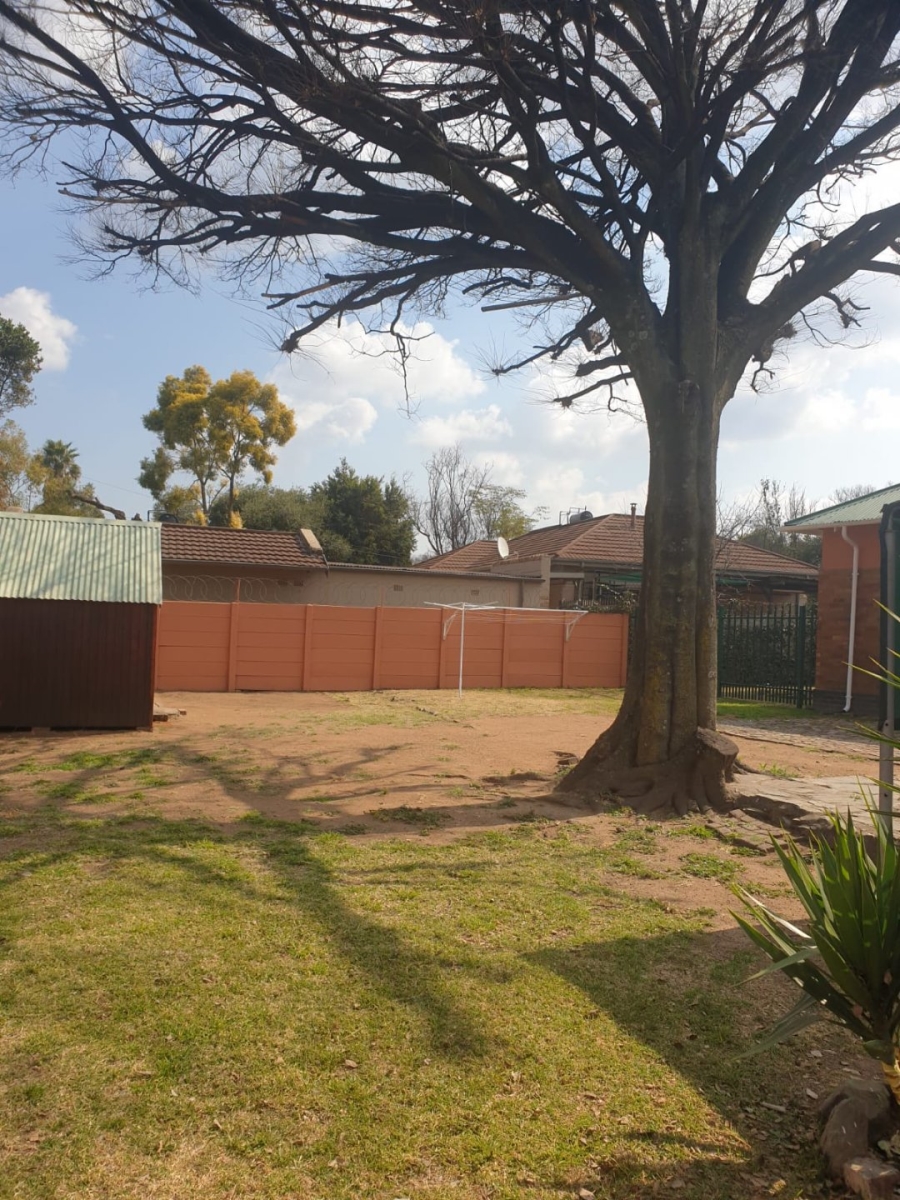 To Let 3 Bedroom Property for Rent in Airfield Gauteng
