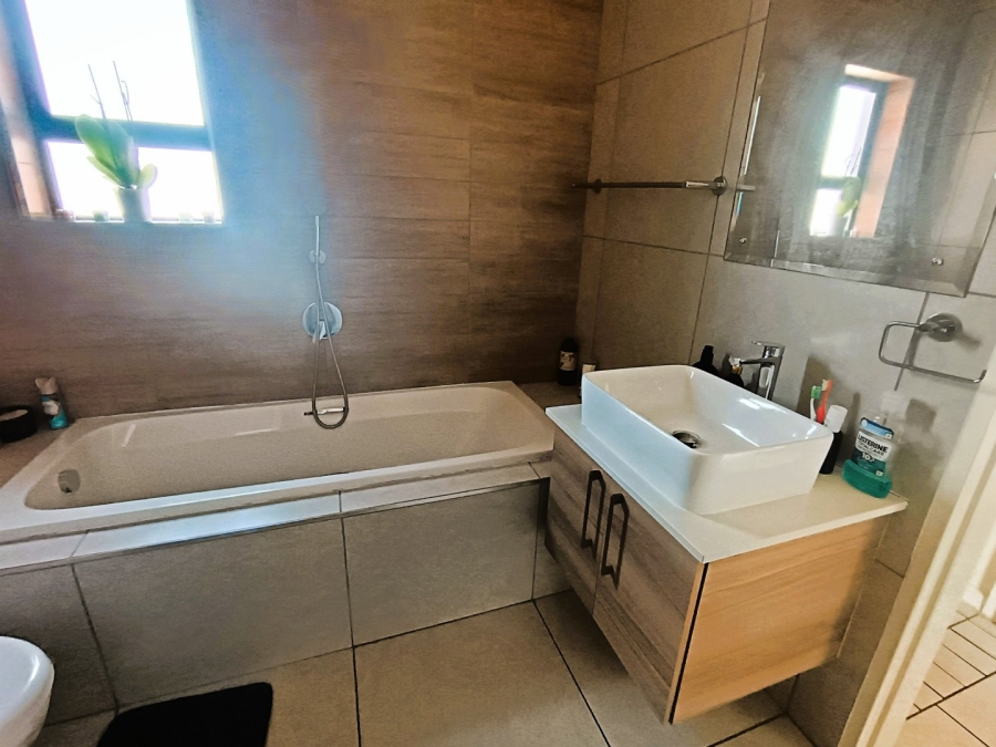 To Let 2 Bedroom Property for Rent in Irene Farm Villages Gauteng