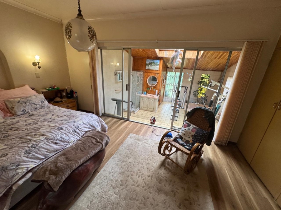 4 Bedroom Property for Sale in Eldoraigne Gauteng