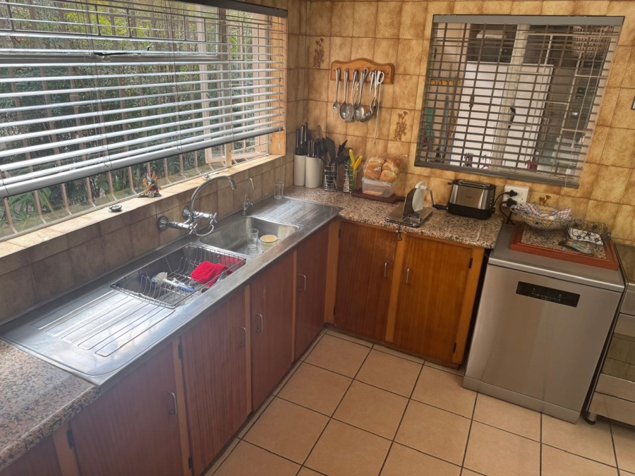 4 Bedroom Property for Sale in Eldoraigne Gauteng