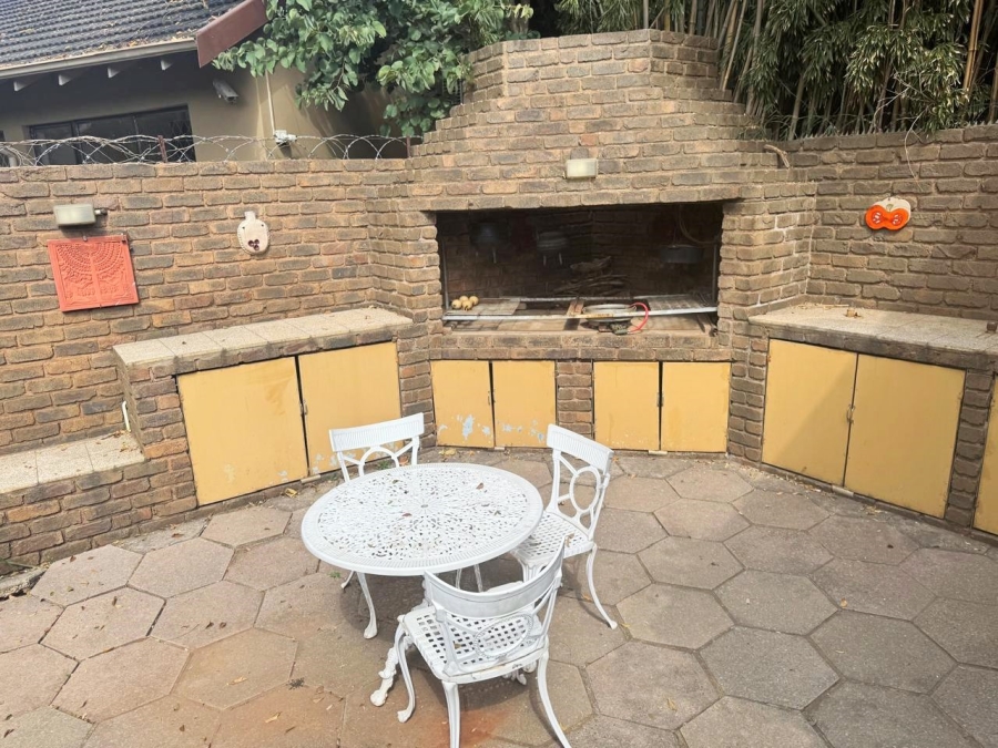 4 Bedroom Property for Sale in Eldoraigne Gauteng