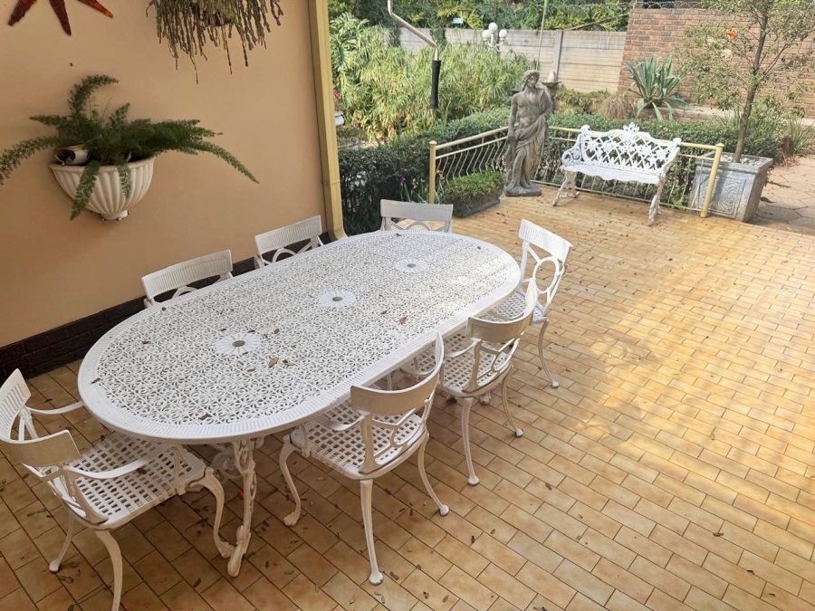 4 Bedroom Property for Sale in Eldoraigne Gauteng