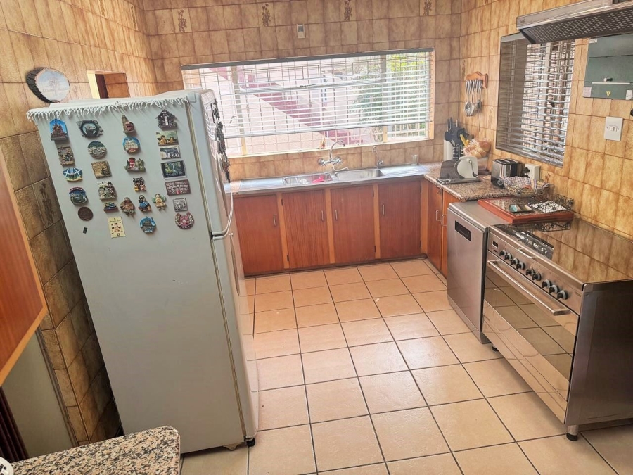 4 Bedroom Property for Sale in Eldoraigne Gauteng