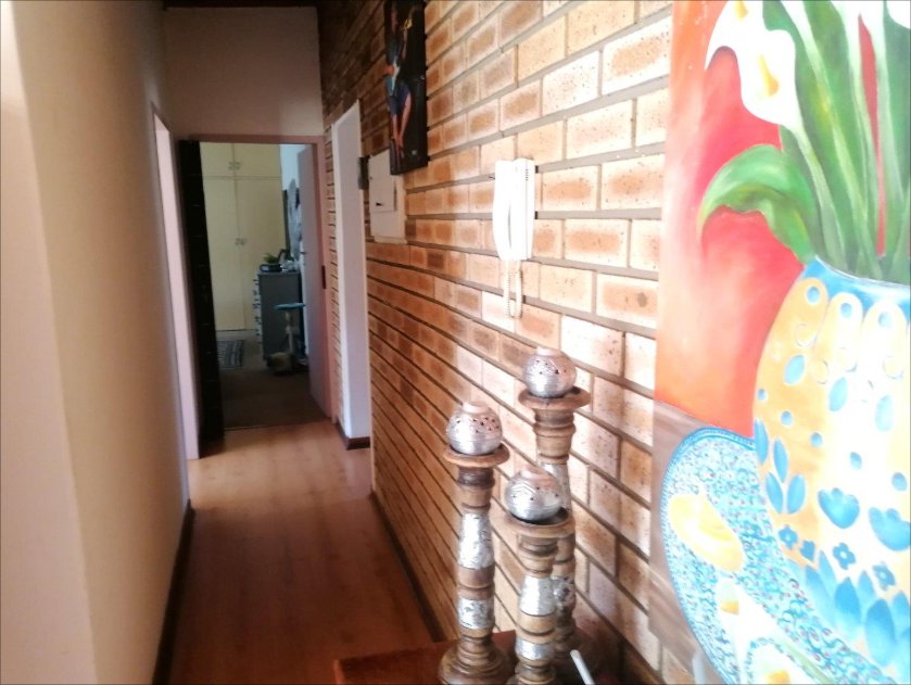 4 Bedroom Property for Sale in Garsfontein Gauteng