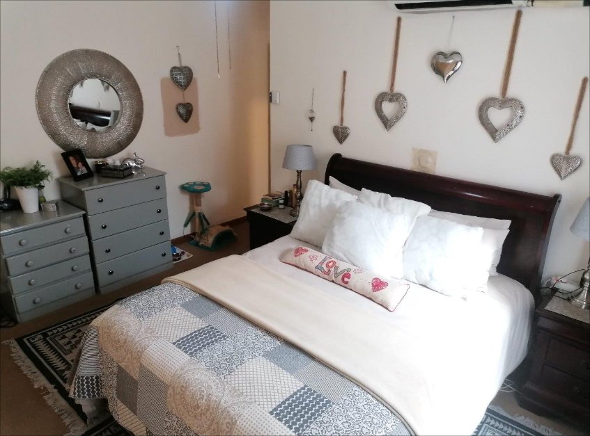 4 Bedroom Property for Sale in Garsfontein Gauteng