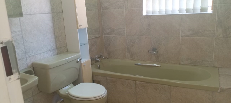 4 Bedroom Property for Sale in Garsfontein Gauteng