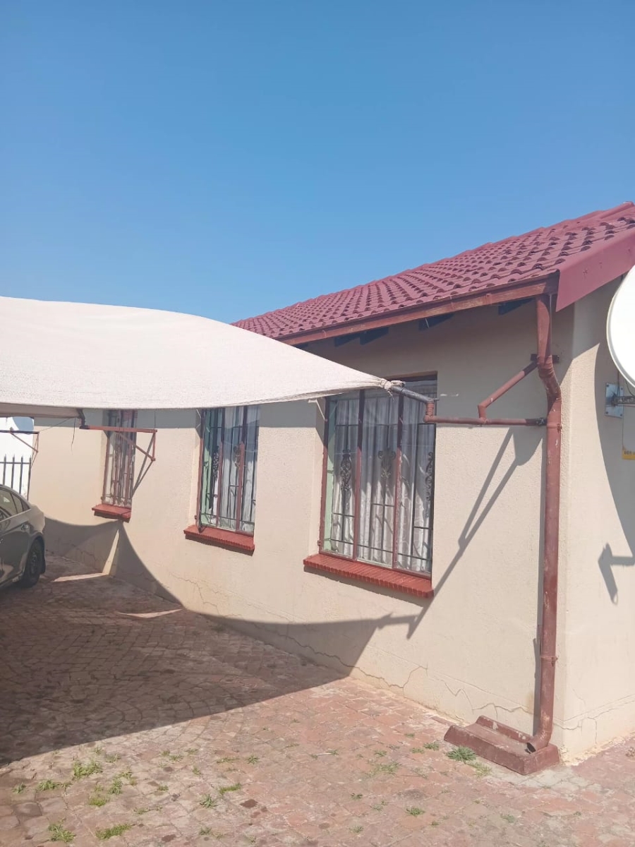  Bedroom Property for Sale in Danville Gauteng