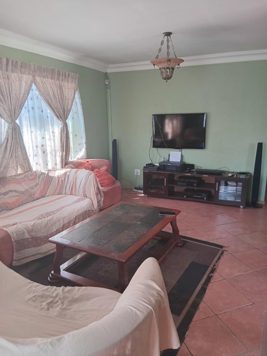  Bedroom Property for Sale in Danville Gauteng
